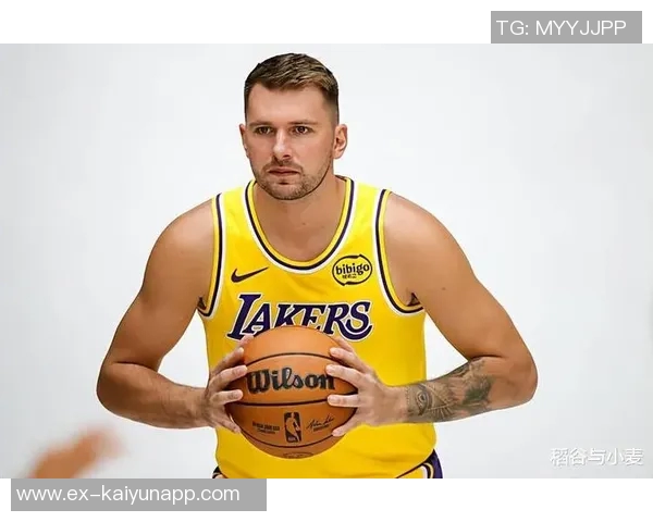 雷迪克赞东契奇扣篮精彩释放情绪让人惊喜 雷迪克赞东契奇扣篮精彩释放情绪让人惊喜