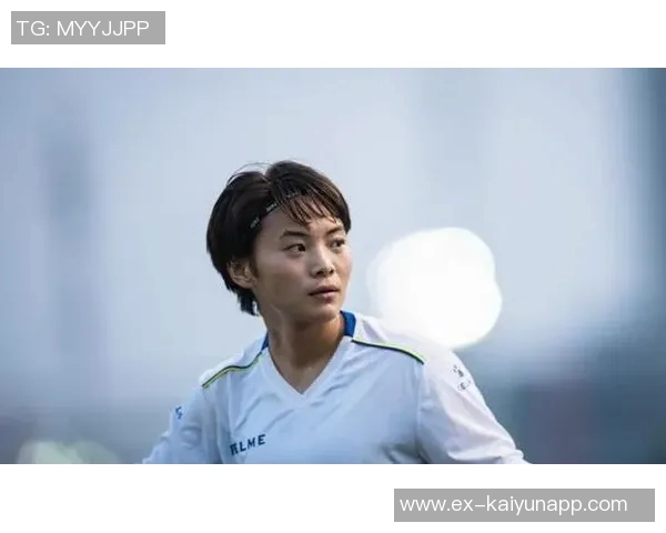 王霜再创辉煌31岁斩获2025中国女子金球奖成就新高 王霜再创辉煌31岁斩获2025中国女子金球奖成就新高